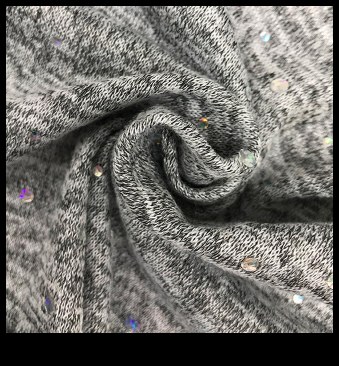 Tehnici de fabricare a textilelor decorate: Adăugarea de strălucire țesăturii